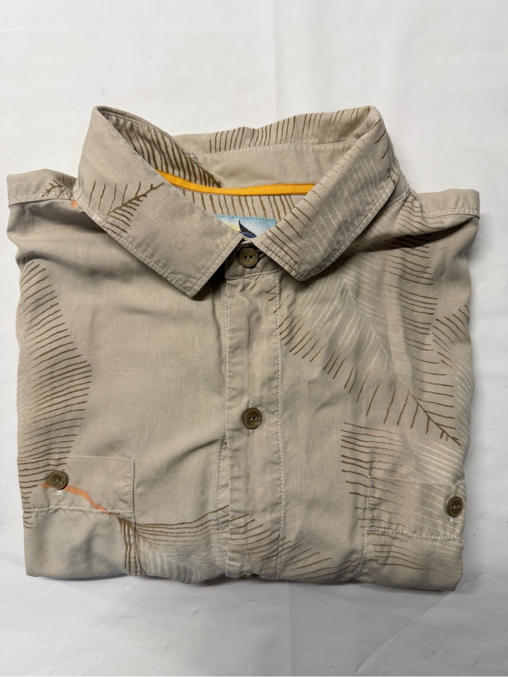 Tommy Bahama Men's Short Sleeve Tan Hawaiian Shirt Size Large